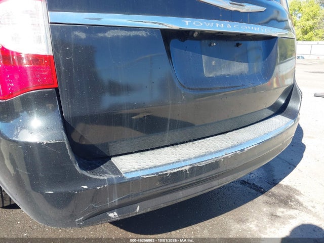 46256063 :رقم المزاد ، 2A4RR5DG9BR687595 vin ، 2011 Chrysler Town & Country Touring مزاد بيع