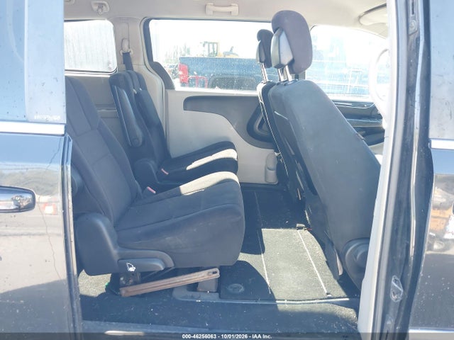 46256063 :رقم المزاد ، 2A4RR5DG9BR687595 vin ، 2011 Chrysler Town & Country Touring مزاد بيع
