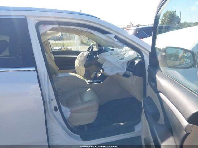 46256599 :رقم المزاد ، 5TDKKRFH5FS069325 vin ، 2015 Toyota Highlander Xle V6 مزاد بيع