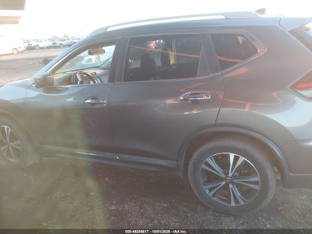 2018 Nissan Rogue Sl მანქანა იყიდება აუქციონზე, vin: 5N1AT2MT0JC810137, აუქციონის ნომერი: 46256617