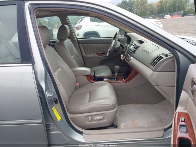 2005 Toyota Camry Xle V6 მანქანა იყიდება აუქციონზე, vin: 4T1BF30K35U615843, აუქციონის ნომერი: 46256739