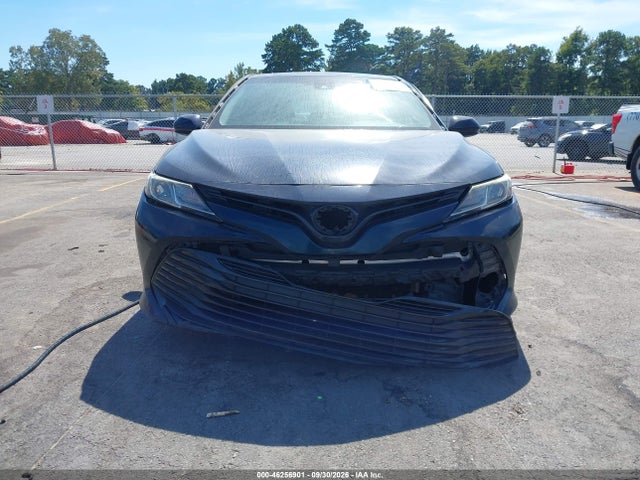 Продаж на аукціоні авто 2018 Toyota Camry Le, vin: 4T1B11HK6JU537852, номер лоту: 46256901