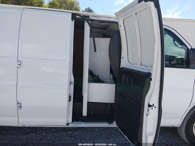 46256930 :رقم المزاد ، 1GCWGGCA8B1126851 vin ، 2011 Chevrolet Express 2500 Work Van مزاد بيع