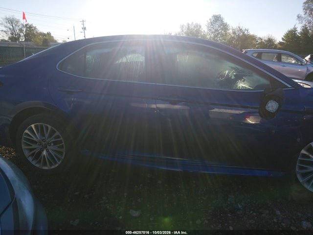 46257016 :رقم المزاد ، 4T1BZ1HK7JU501967 vin ، 2018 Toyota Camry Xle V6 مزاد بيع