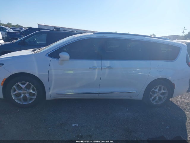 2018 Chrysler Pacifica Touring L მანქანა იყიდება აუქციონზე, vin: 2C4RC1BG5JR234706, აუქციონის ნომერი: 46257203