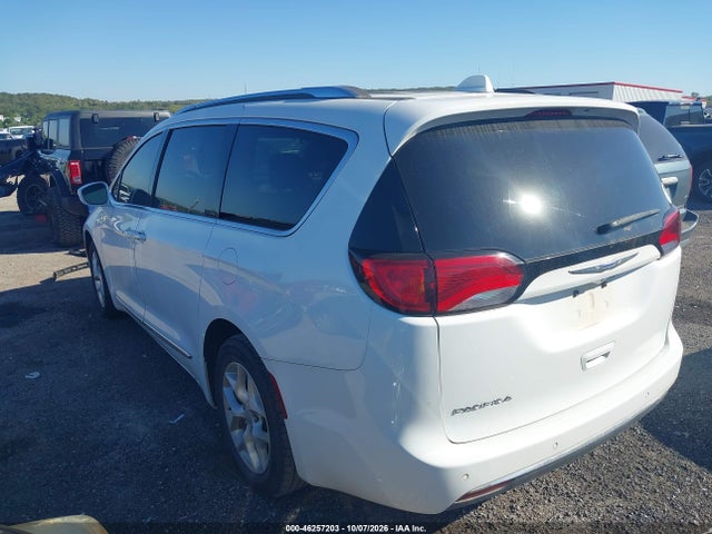 2018 Chrysler Pacifica Touring L მანქანა იყიდება აუქციონზე, vin: 2C4RC1BG5JR234706, აუქციონის ნომერი: 46257203