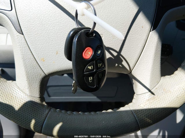 46257581 :رقم المزاد ، 5TDYK3DC9BS058109 vin ، 2011 Toyota Sienna Xle V6 مزاد بيع