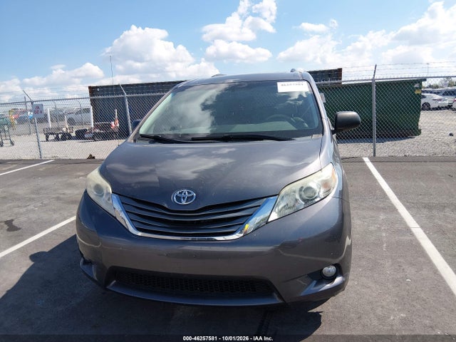 46257581 :رقم المزاد ، 5TDYK3DC9BS058109 vin ، 2011 Toyota Sienna Xle V6 مزاد بيع