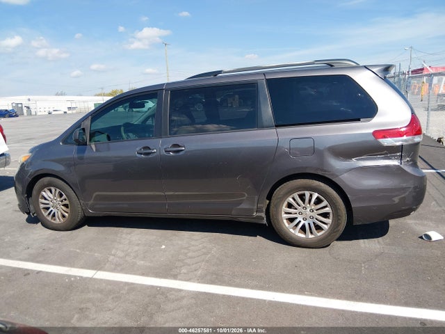 46257581 :رقم المزاد ، 5TDYK3DC9BS058109 vin ، 2011 Toyota Sienna Xle V6 مزاد بيع