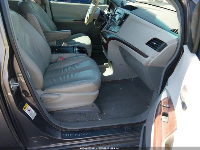 46257581 :رقم المزاد ، 5TDYK3DC9BS058109 vin ، 2011 Toyota Sienna Xle V6 مزاد بيع
