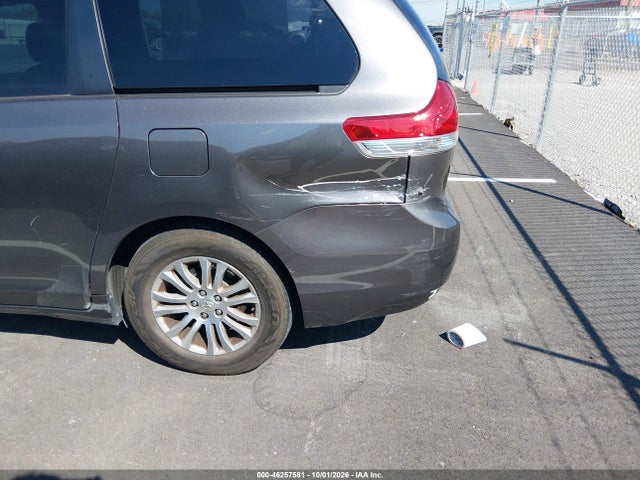 46257581 :رقم المزاد ، 5TDYK3DC9BS058109 vin ، 2011 Toyota Sienna Xle V6 مزاد بيع