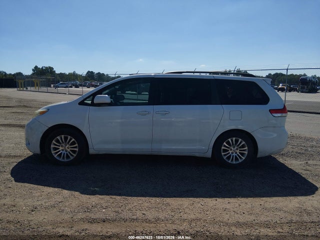 46257623 :رقم المزاد ، 5TDYK3DC1BS154509 vin ، 2011 Toyota Sienna Xle V6 مزاد بيع