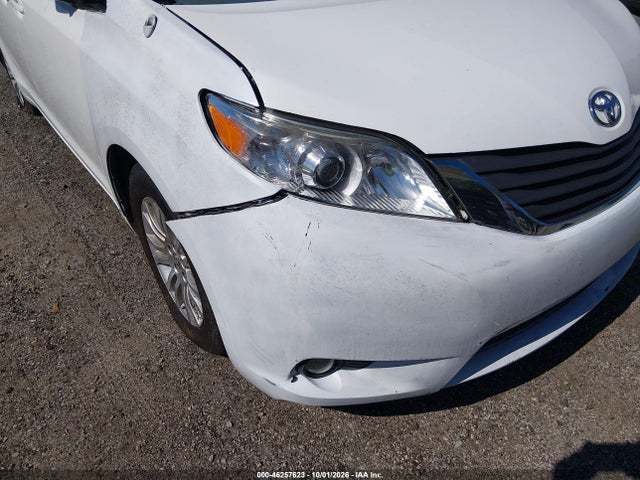 46257623 :رقم المزاد ، 5TDYK3DC1BS154509 vin ، 2011 Toyota Sienna Xle V6 مزاد بيع