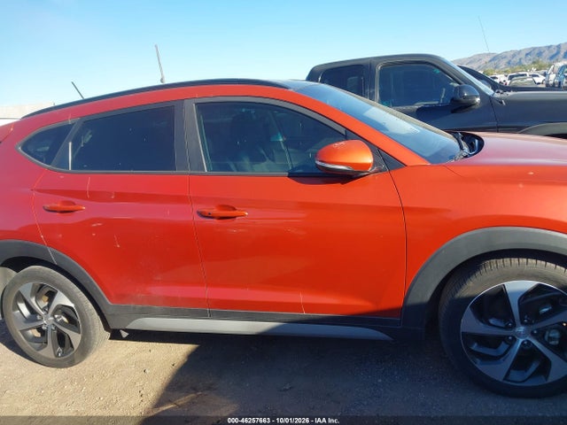 2017 Hyundai Tucson Value მანქანა იყიდება აუქციონზე, vin: KM8J33A20HU556337, აუქციონის ნომერი: 46257663