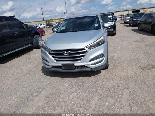 Продажа на аукционе авто 2017 Hyundai Tucson Se Plus, vin: KM8J33A43HU364167, номер лота: 46257723