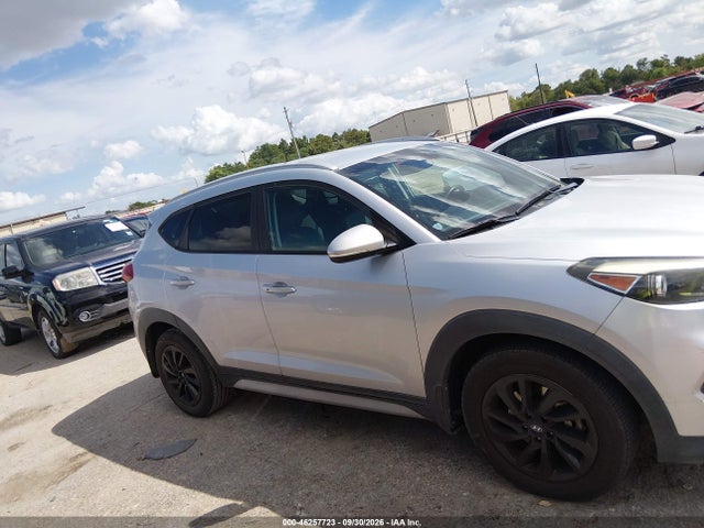 Продажа на аукционе авто 2017 Hyundai Tucson Se Plus, vin: KM8J33A43HU364167, номер лота: 46257723