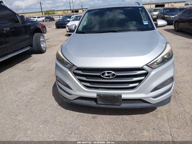 Продажа на аукционе авто 2017 Hyundai Tucson Se Plus, vin: KM8J33A43HU364167, номер лота: 46257723