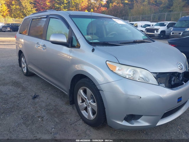 2014 Toyota Sienna Le V6 8 Passenger მანქანა იყიდება აუქციონზე, vin: 5TDKK3DC5ES524774, აუქციონის ნომერი: 46258050