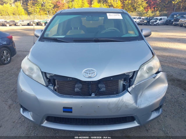 2014 Toyota Sienna Le V6 8 Passenger მანქანა იყიდება აუქციონზე, vin: 5TDKK3DC5ES524774, აუქციონის ნომერი: 46258050