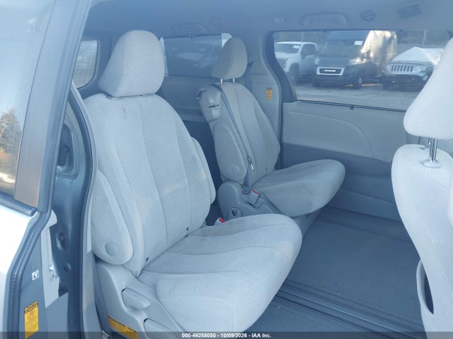 2014 Toyota Sienna Le V6 8 Passenger მანქანა იყიდება აუქციონზე, vin: 5TDKK3DC5ES524774, აუქციონის ნომერი: 46258050
