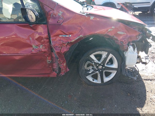 46258097 :رقم المزاد ، JTDKARFU1G3523654 vin ، 2016 Toyota Prius Three Touring مزاد بيع