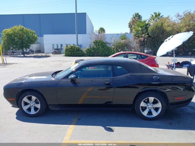 2C3CDZAG6HH568976 Dodge Challenger Sxt