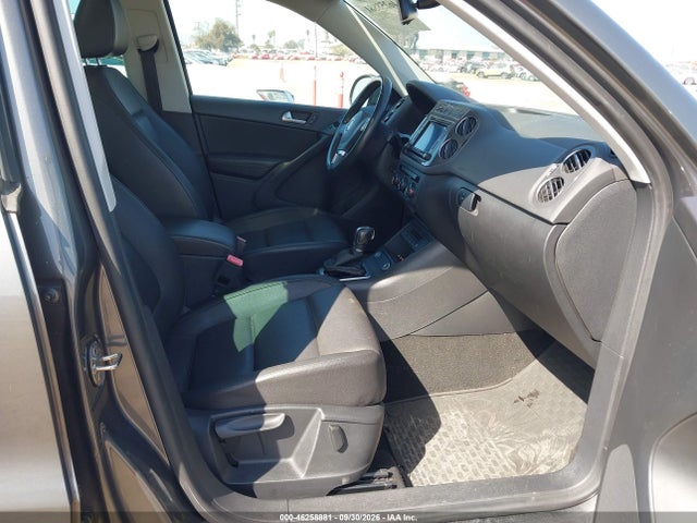 Продажа на аукционе авто 2016 Volkswagen Tiguan Se, vin: WVGAV7AX9GW616230, номер лота: 46258881