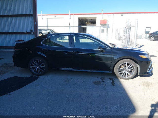 4T1F31AK6NU599960 Toyota Camry Xle Hybrid