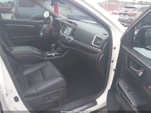 2018 Toyota Highlander Limited Platinum მანქანა იყიდება აუქციონზე, vin: 5TDYZRFH5JS243313, აუქციონის ნომერი: 46259120