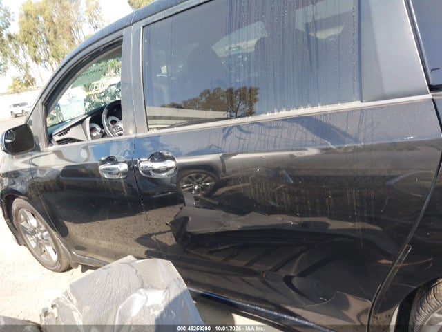 2017 Toyota Sienna Se 8 Passenger მანქანა იყიდება აუქციონზე, vin: 5TDXZ3DCXHS875427, აუქციონის ნომერი: 46259390