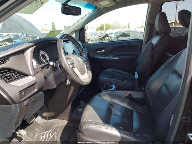 2017 Toyota Sienna Se 8 Passenger მანქანა იყიდება აუქციონზე, vin: 5TDXZ3DCXHS875427, აუქციონის ნომერი: 46259390