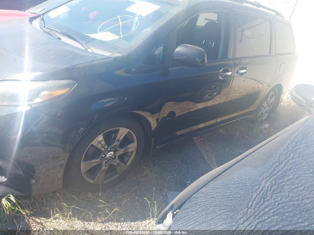 2017 Toyota Sienna Se 8 Passenger მანქანა იყიდება აუქციონზე, vin: 5TDXZ3DCXHS875427, აუქციონის ნომერი: 46259390
