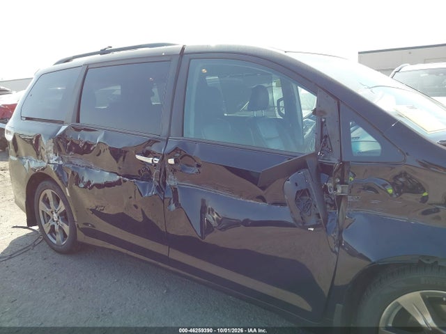 2017 Toyota Sienna Se 8 Passenger მანქანა იყიდება აუქციონზე, vin: 5TDXZ3DCXHS875427, აუქციონის ნომერი: 46259390