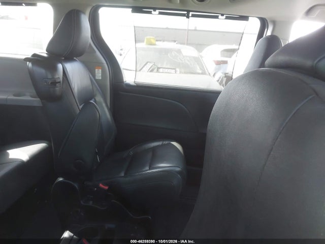 2017 Toyota Sienna Se 8 Passenger მანქანა იყიდება აუქციონზე, vin: 5TDXZ3DCXHS875427, აუქციონის ნომერი: 46259390