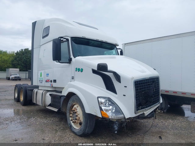46259499 :رقم المزاد ، 4V4N99EH8GN925934 vin ، 2016 Volvo Vn Vnl مزاد بيع