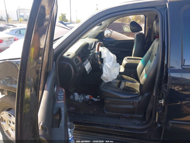 2013 Chevrolet Suburban 1500 Lt მანქანა იყიდება აუქციონზე, vin: 1GNSKJE75DR127818, აუქციონის ნომერი: 46259551