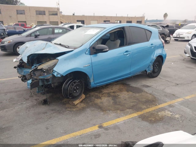 Toyota Prius C One 2016 JTDKDTB34G1120197 Image 2