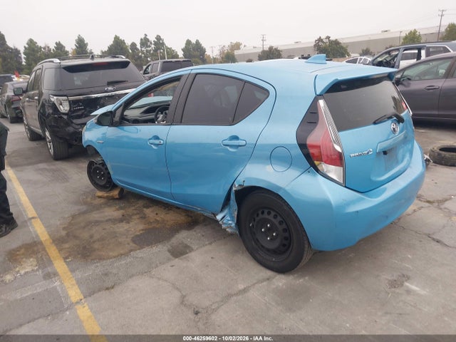 Toyota Prius C One 2016 JTDKDTB34G1120197 Image 3