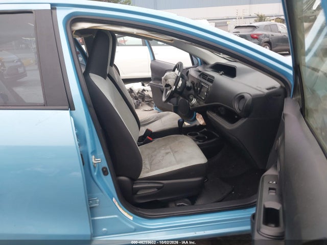 Toyota Prius C One 2016 JTDKDTB34G1120197 Image 5
