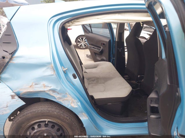 Toyota Prius C One 2016 JTDKDTB34G1120197 Image 8