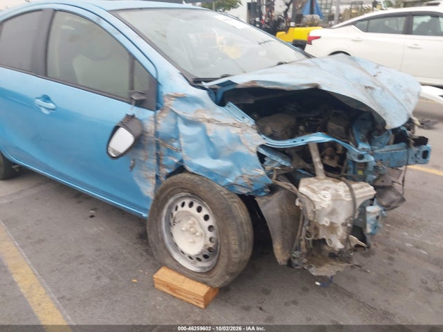 Toyota Prius C One 2016 JTDKDTB34G1120197 Image 13