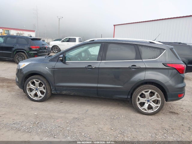 46259605 :رقم المزاد ، 1FMCU9J92KUB98607 vin ، 2019 Ford Escape Titanium مزاد بيع