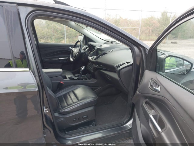 46259605 :رقم المزاد ، 1FMCU9J92KUB98607 vin ، 2019 Ford Escape Titanium مزاد بيع