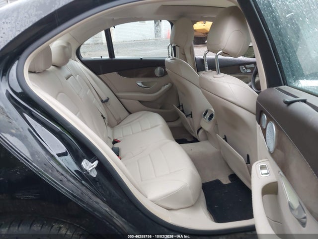 2015 Mercedes-benz C-class C 300 Luxury მანქანა იყიდება აუქციონზე, vin: 55SWF4KB8FU025378, აუქციონის ნომერი: 46259756