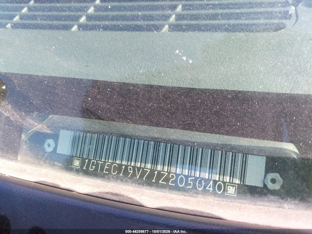 2001 Gmc Sierra 1500 Sle მანქანა იყიდება აუქციონზე, vin: 1GTEC19V71Z205040, აუქციონის ნომერი: 46259877