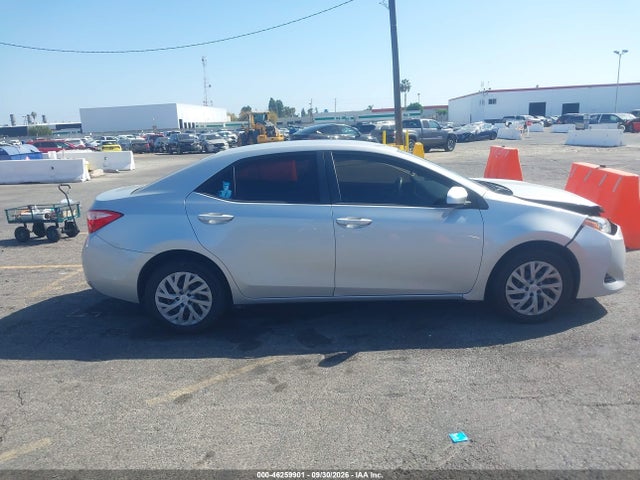 46259901 :رقم المزاد ، 5YFBURHE2JP829354 vin ، 2018 Toyota Corolla Le مزاد بيع