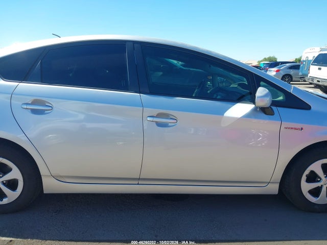 Toyota Prius Two 2014 JTDKN3DUXE1804381 Image 13
