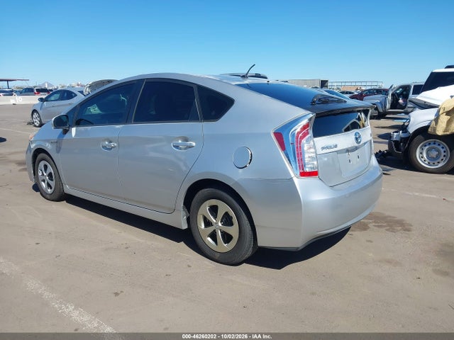 Toyota Prius Two 2014 JTDKN3DUXE1804381 Image 3