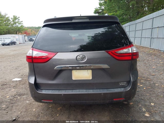 46260335 :رقم المزاد ، 5TDDZ3DC4HS180640 vin ، 2017 Toyota Sienna Limited Premium 7 Passenger مزاد بيع