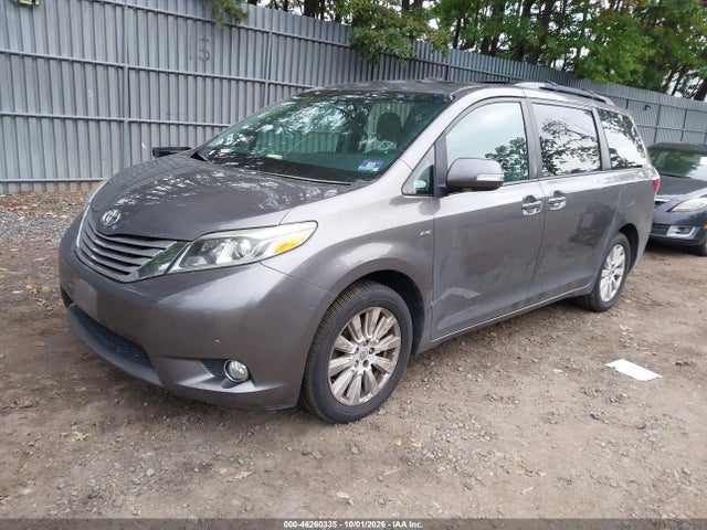 46260335 :رقم المزاد ، 5TDDZ3DC4HS180640 vin ، 2017 Toyota Sienna Limited Premium 7 Passenger مزاد بيع